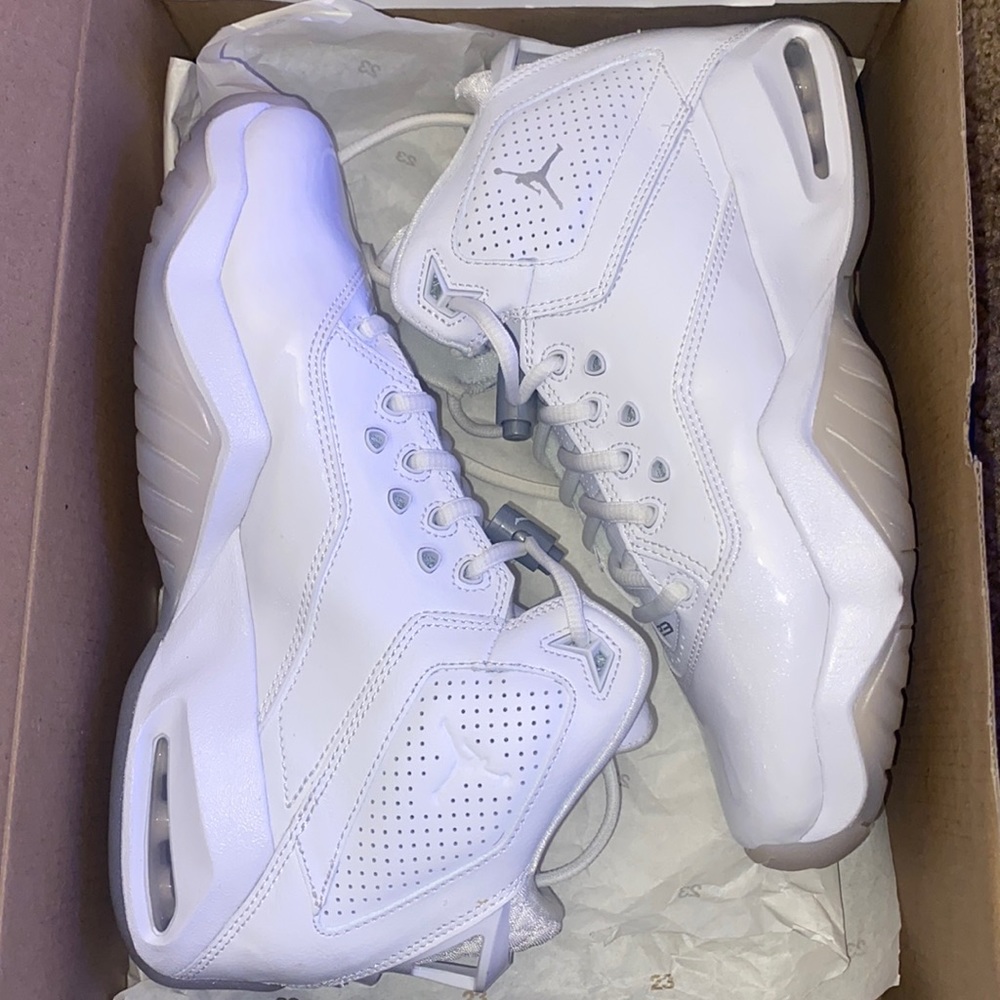 Size 6Y Jordan B’Loyal (GS) White/Metallic Silver
